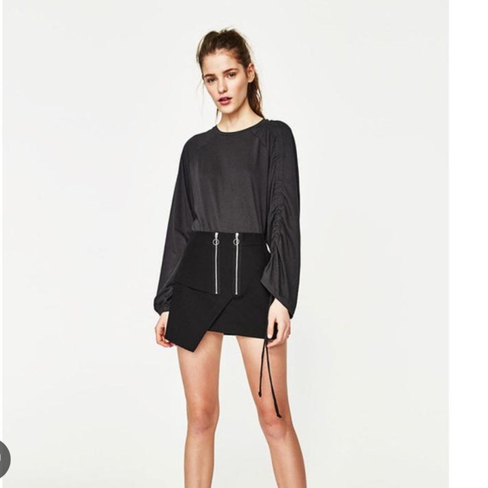 ZARA DETAIL SLEEVE TOP - Picture 2 of 2
